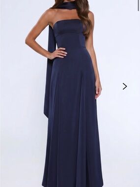 zara black bodycon midi dress Shop Woman Clothing and Dresses at SilkRoll. Trade with us! Velvet Colors:Purple 819 loop:amandalacetrimmaxidress Princess Aurora costume 💙🩵✨, Features a sweetheart neckline